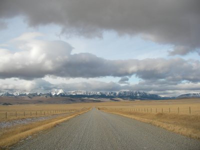The Waldron Flat rd facing west towards the mountains